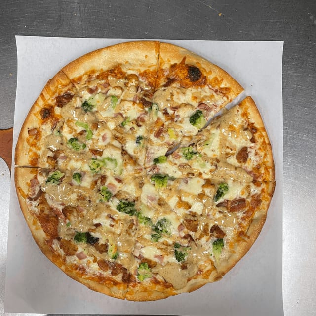 Chicken Divan Pizza.